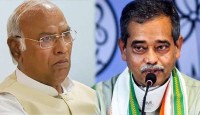 ‘খাড়গেকে ভোট দিন’, দলবদলের পরেও টুইট করে বিতর্কে প্রণবপুত্র অভিজিৎ