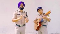  পাকিস্তানি গানে সুর তুললেন আইটিবিপি পুলিশ! নেটিজেনরা মুগ্ধ