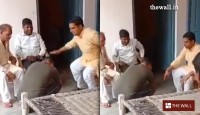 দলিত যুবককে জুতোপেটা করায় গ্রেফতার গ্রাম প্রধান! অমানবিক ঘটনা উত্তরপ্রদেশে