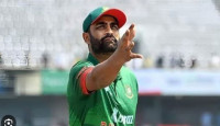 তাসকিনের বলে আঙুলে চোট পেয়ে মাঠ ছাড়লেন তামিম ইকবাল