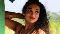 ভারত বিশ্বকাপ জিতলে নগ্ন হবেন অভিনেত্রী রেখা বোজ