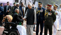 বুদ্ধিজীবী স্মৃতিসৌধে প্রধান উপদেষ্টার শ্রদ্ধা