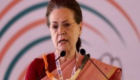 সোনিয়া গান্ধীর নাক দিয়ে রক্ত ঝরছে, শ্বাসনালীতে ছত্রাক