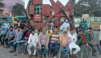 আওয়ামী লীগের কর্মসূচি ঠেকাতে গুলিস্তান জিরো পয়েন্টে ছাত্র-জনতা