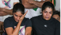 সাক্ষীদের বড় সিদ্ধান্ত, পদক ফেলে দেবেন গঙ্গায়!