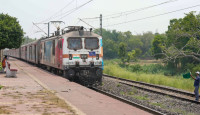 আবার সেই অভিশপ্ত স্টেশন পার করল করমণ্ডল