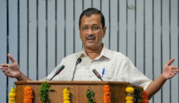 বেসুরো মায়াবতী, শর্ত চাপিয়ে চাপ বাড়ালেন কেজরিওয়াল