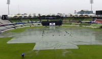 পাঁচ ওভারের আগেই টাইগারদের ম্যাচে বৃষ্টির বাধা