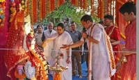 গঙ্গা আরতির সূচনা করলেন পশ্চিমবঙ্গের মুখ্যমন্ত্রী
