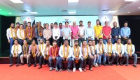 ওয়ালটন প্লাজার ‘চেঞ্জমেকারস অ্যাওয়ার্ড’ পেলেন ২০ কর্মকর্তা